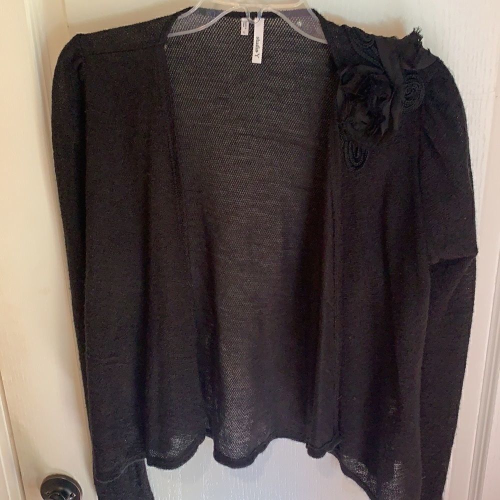 Maurices Studio Y cardigan floral shoulder